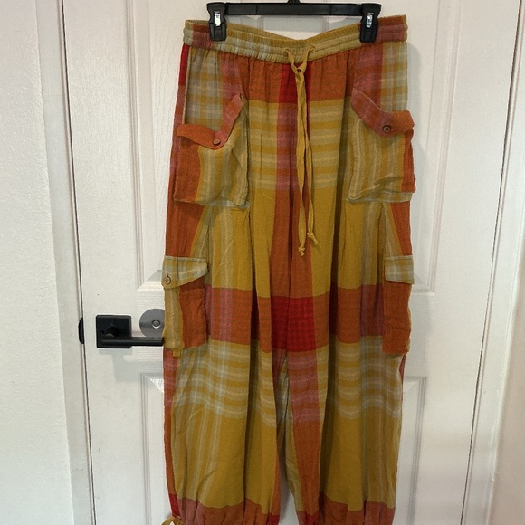 Free People Pants - Free people, plaid cargo pants, size medium
